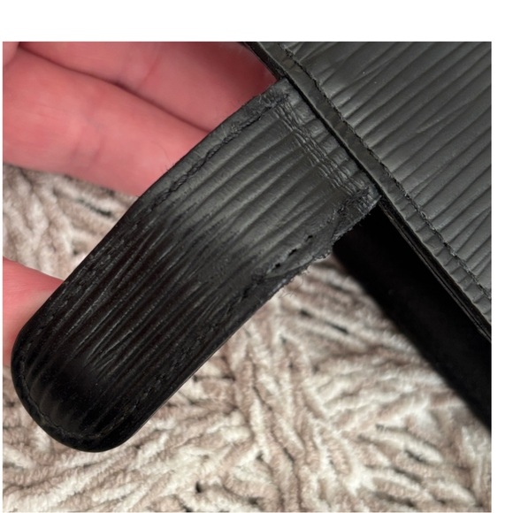 Louis Vuitton black Epi leather agenda cover - Picture 16 of 17